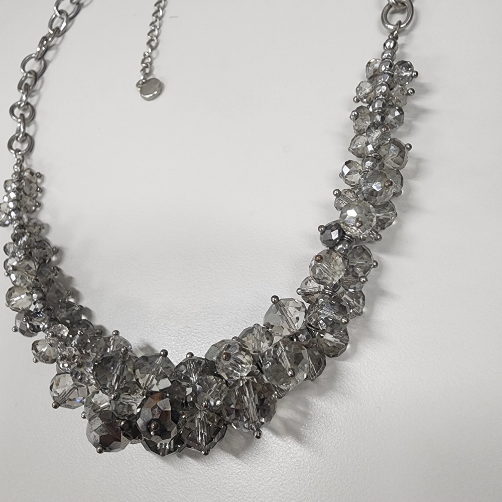 Simply Vera Vera Wang Faceted Crystal Statement Necklace Gray Cha Cha Beaded - Picture 11 of 14